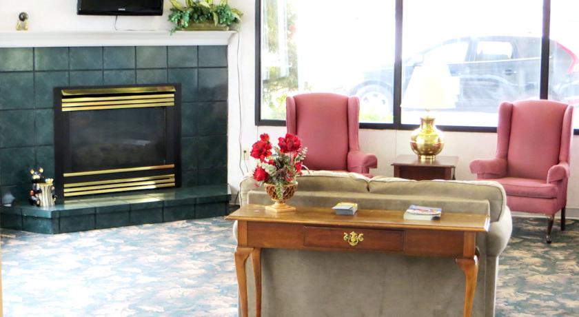 Fireplace in Mountain Melodies hotel in Pigeon Forge