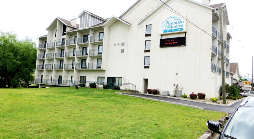 Mountain Melodies Inn & Suites in Pigeon Forge
